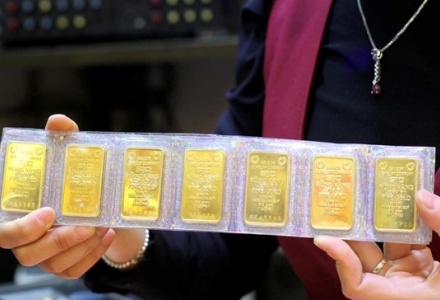 Giá vàng và ngoại tệ ngày 19/12: Vàng SJC trên 156 triệu đồng/lượng