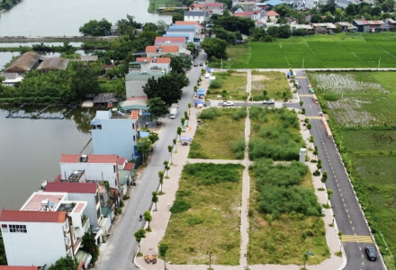 Hà Nội sôi động các phiên đấu giá đất dịp cuối năm 2025