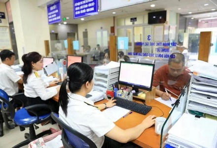 Thủ tướng chỉ đạo hoàn thành cắt giảm tối thiểu 30% điều kiện kinh doanh trước 31/12/2025