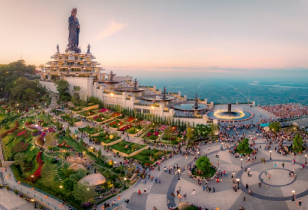 Vé cáp treo lên núi Bà Đen chỉ 200 nghìn đồng trong tháng cuối năm 