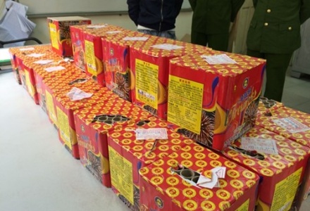 Hà Nội tăng cường quản lý hoạt động kinh doanh pháo hoa dịp cuối năm