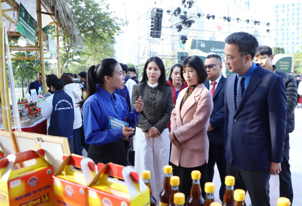 Khai mạc Triển lãm sản phẩm khởi nghiệp thanh niên 2025