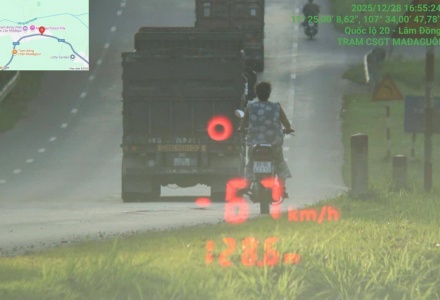 CSGT toàn quốc đồng loạt ra quân kiểm soát, xử lý xe vận tải hàng hoá vi phạm 