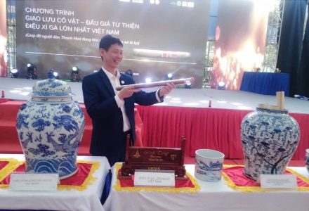 Nhiều vật phẩm có giá trị cùng xuất hiện tại Chương trình Giao lưu cổ vật và trang sức thiết kế đặc sắc 2025