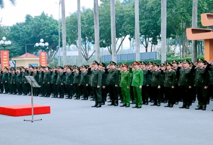 Công an tỉnh Ninh Bình tổ chức chào cờ tháng đầu tiên năm Dương lịch 2026
