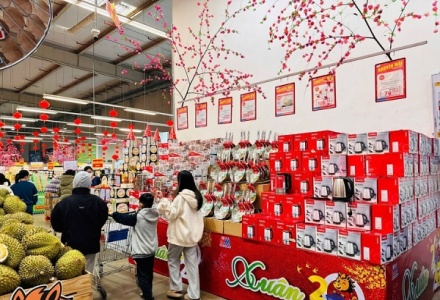 Hàng hóa dồi dào, giá thực phẩm thiết yếu giảm mạnh dịp tết Bính Ngọ 2026