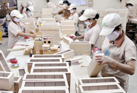 Xuất khẩu gỗ cán mốc 17,2 tỷ USD, đồ gỗ nội thất tiếp tục là 'trụ cột'