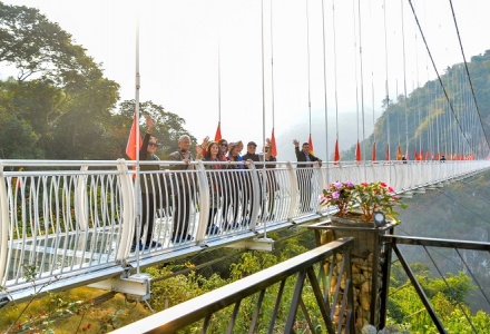 Mộc Châu Island - Cầu kính Bạch Long, điểm đến trong hành trình du lịch Tây Bắc