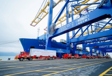 Năm 2025, thương mại Việt Nam - Singapore đạt gần 40 tỷ SGD