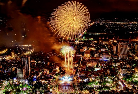 Hải Phòng bắn pháo hoa 2 điểm chào mừng thành công Đại hội XIV của Đảng