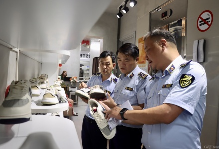 Thủ tướng yêu cầu xử lý nghiêm các hành vi buôn lậu, gian lận thương mại