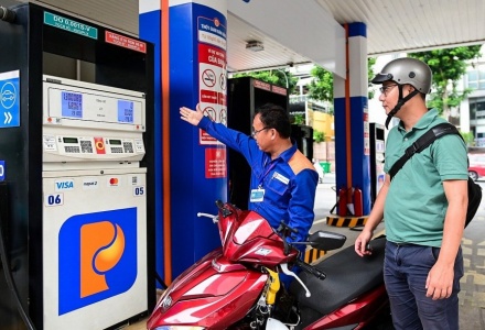 Giá xăng, dầu cùng tăng từ 15h chiều nay