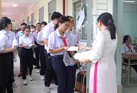 Hà Nội chọn ngoại ngữ là môn thi thứ ba vào lớp 10