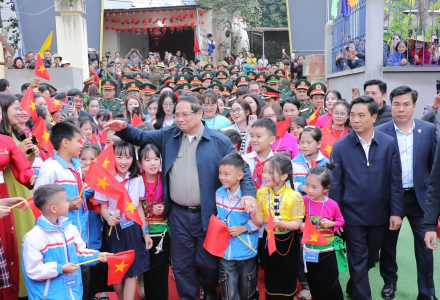 Thủ tướng Chính Phủ Phạm Minh Chính dự lễ khởi công dự án Trường liên cấp Cẩm Thạch