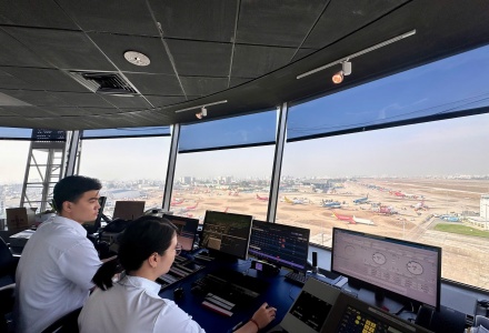 Sân bay Tân Sơn Nhất gánh số chuyến bay kỷ lục, kích hoạt phương án đặc biệt