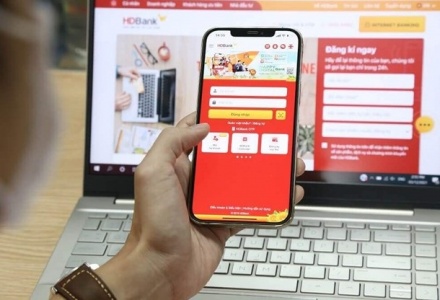 Từ 1/3, điện thoại 'bẻ khóa' sẽ không mở được app ngân hàng