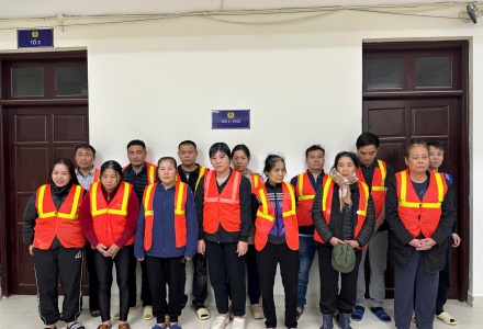 Phá đường dây đánh bạc trên sông Hồng, nhiều “con bạc” là phụ nữ