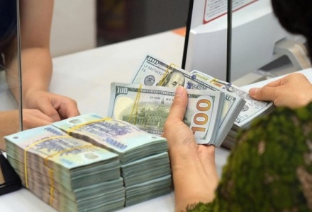 Xung đột Trung Đông leo thang: Áp lực tỷ giá và kịch bản giá dầu vượt mốc 80 USD/thùng