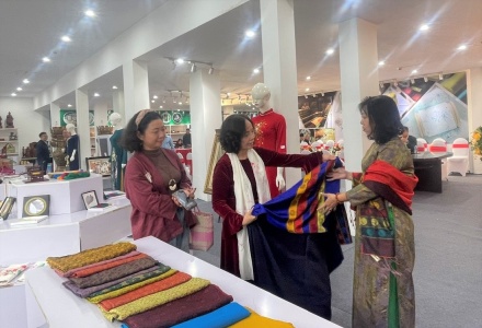 Chuyển đổi số làng nghề Hà Nội: 'Đòn bẩy' đưa sản phẩm truyền thống vươn tầm quốc tế