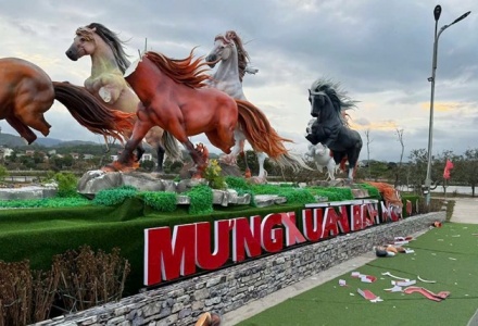 Nghệ nhân Đinh Văn Tâm lên phương án 'hồi sinh' linh vật ngựa bị phá hoại tại Quảng Trị