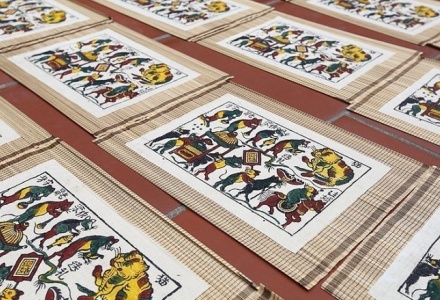 Bắc Ninh đón bằng UNESCO ghi danh nghề làm tranh dân gian Đông Hồ