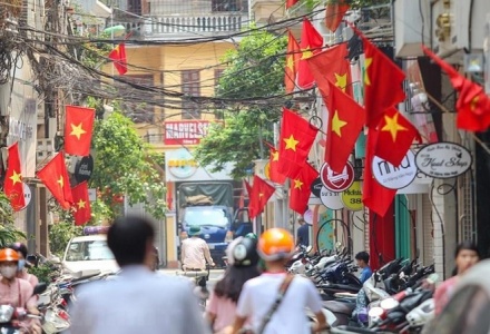 Bộ Nội vụ: Không có chủ trương hoán đổi để nghỉ 9 ngày dịp lễ 30/4 – 1/5