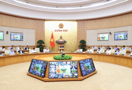Thủ tướng chủ trì phiên họp thường kỳ và Hội nghị trực tuyến Chính phủ với địa phương