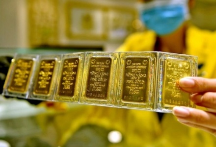 Giá vàng ngày 8/4: Vàng SJC và nhẫn trơn tăng tới 4,5 triệu đồng/lượng