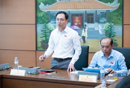 Quyền tiếp cận thông tin không phải “xin cho”