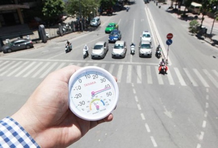 Dự báo thời tiết 10/4: Nắng nóng trên cả nước, miền Trung vượt ngưỡng 40 độ C