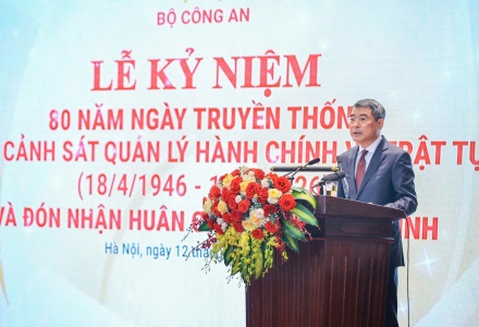 Thủ tướng: Chuyển mạnh tư duy từ 'quản lý' sang 'quản trị quốc gia hiện đại'