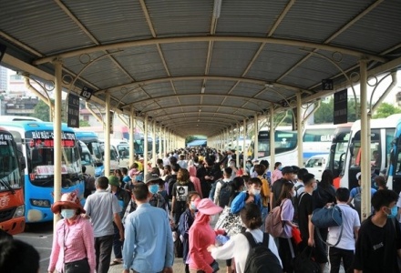 Bến xe Hà Nội tăng cường 500 xe, dự báo lượng khách tăng gấp 3 lần dịp lễ 30/4