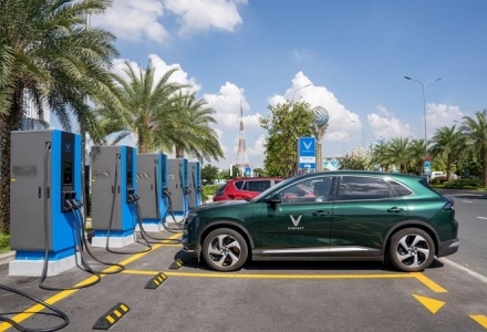 Bộ Tài chính đề xuất gia hạn ưu đãi thuế tiêu thụ đặc biệt cho xe ô tô điện đến hết năm 2030