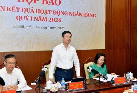 NHNN siết chặt cấp phép vàng miếng, 26 ngân hàng đồng loạt hạ lãi suất