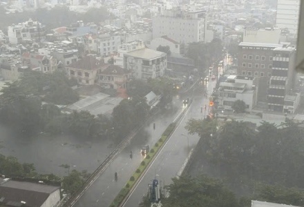 Không khí lạnh dồn dập, miền Bắc bước vào chuỗi ngày mưa mát