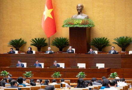 Tăng lương thế nào để vừa bảo đảm đời sống, phù hợp ngân sách?