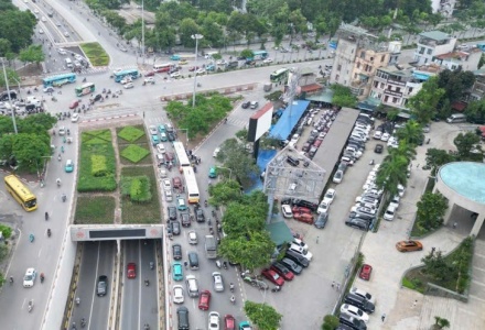 Hà Nội xây 4 bãi đỗ xe kết hợp trạm sạc quy mô lớn phục vụ hạn chế xe xăng vào nội đô