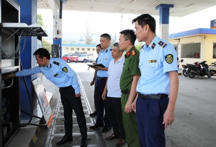 Quảng Ninh siết chặt kiểm tra, thực hiện các giải pháp chống buôn lậu và gian lận xăng dầu