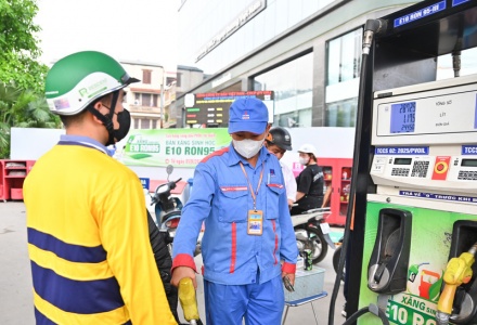 Bộ Công Thương yêu cầu địa phương siết chặt giám sát triển khai xăng E10