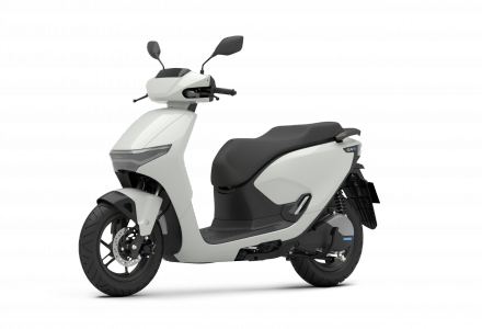 Honda Việt Nam mở bán hai mẫu xe máy điện Honda CUV e: và Honda UC3
