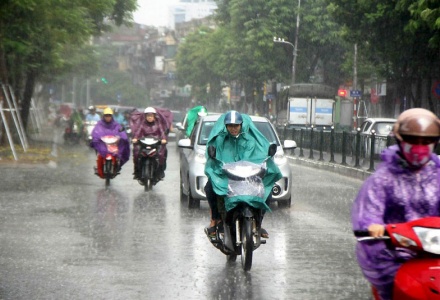 Dự báo thời tiết ngày 5/6: Bắc Bộ có mưa dông rải rác, Trung Bộ nắng nóng