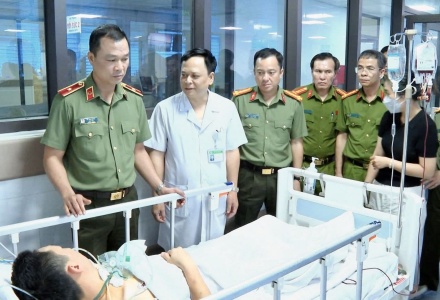 Thanh Hóa: Trung tá công an bị đối tượng ngáo đá đâm trọng thương