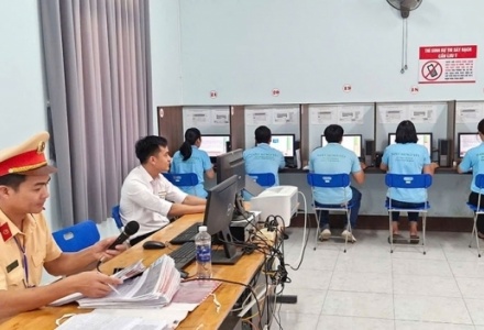 Bộ Công an đề xuất tăng số câu hỏi lý thuyết, kéo dài quãng đường sát hạch GPLX