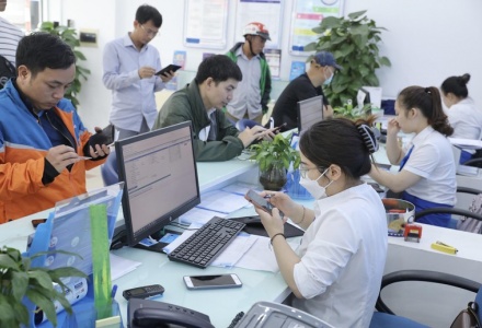 Từ hôm nay, hàng triệu thuê bao đối mặt nguy cơ bị khóa một chiều