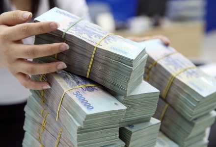 Ngân hàng Nhà nước yêu cầu xử lý nghiêm hành vi 'lách' quy định đẩy lãi suất