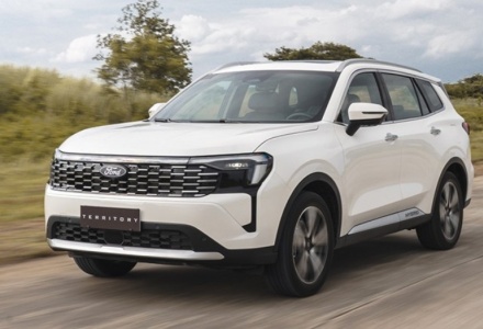 Ford Việt Nam hỗ trợ lãi suất 0% cho khách hàng mua Transit và Territory trong tháng 7