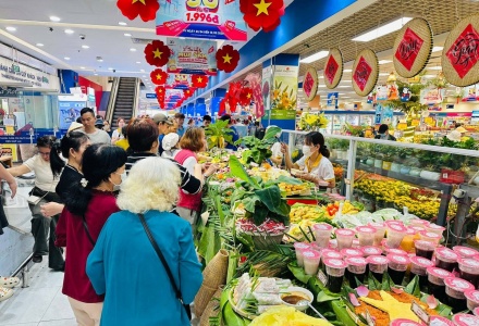 Lễ hội hàng Việt mở rộng không gian cho đặc sản vùng miền