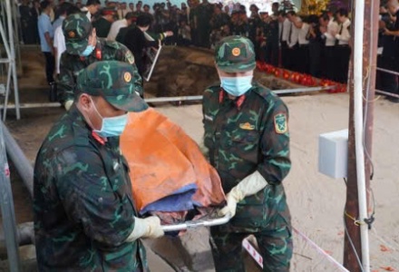 Phát hiện thêm nhiều hài cốt liệt sĩ ở công viên Lê Thị Riêng