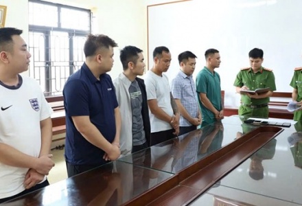 Liên quan đường dây cá độ bóng đá hơn 900 tỉ đồng, một trưởng phòng ở Thái Nguyên bị bắt