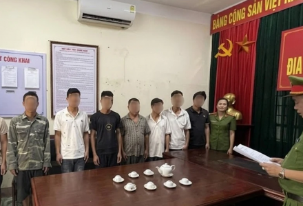 Thái Nguyên khởi tố 8 bị can khai thác vàng trái phép 